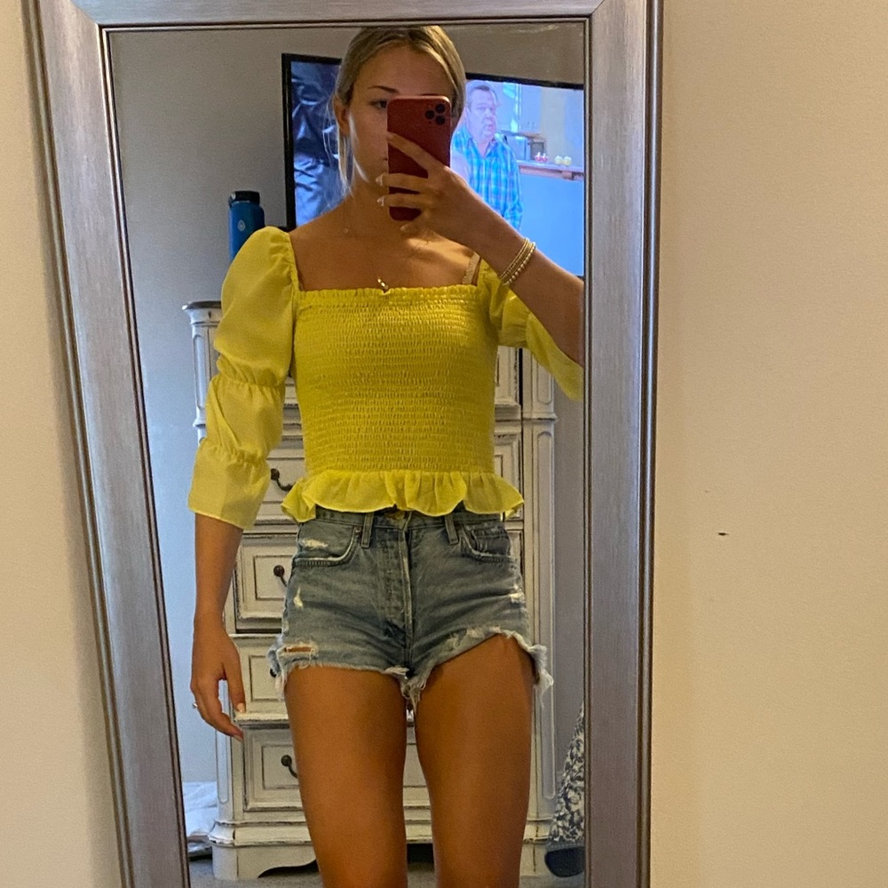 Yellow ruched top